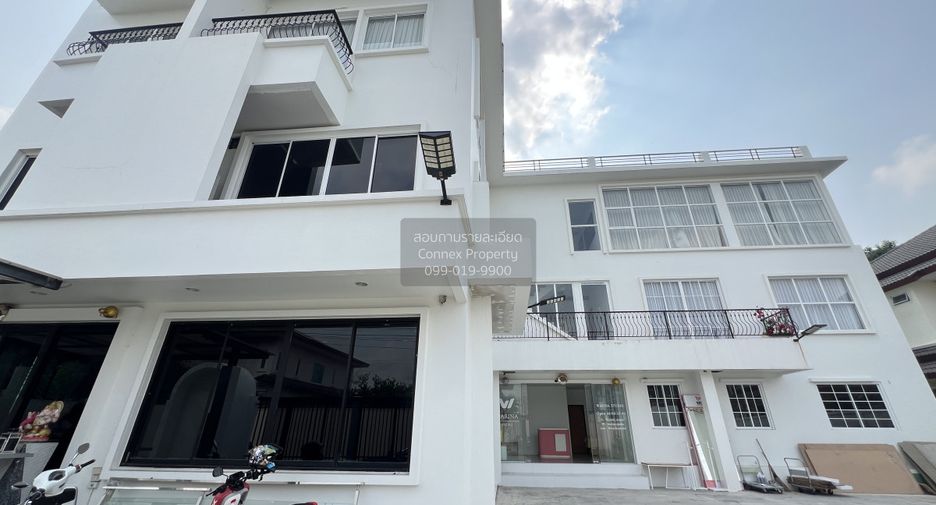 Haus zum Kauf mit 7 Zimmer in Khan Na Yao, Bangkok