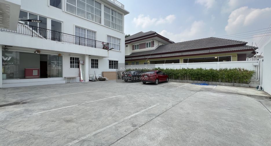 Haus zum Kauf mit 7 Zimmer in Khan Na Yao, Bangkok