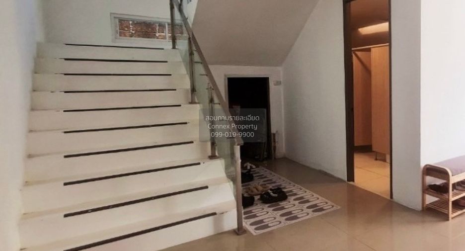 Haus zum Kauf mit 7 Zimmer in Khan Na Yao, Bangkok