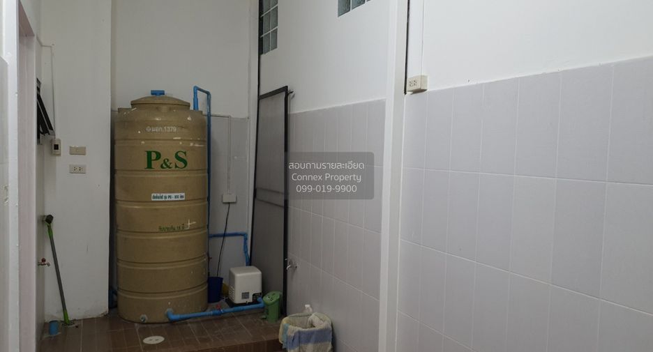 For sale 3 bedrooms townhouse in Watthana, Bangkok
