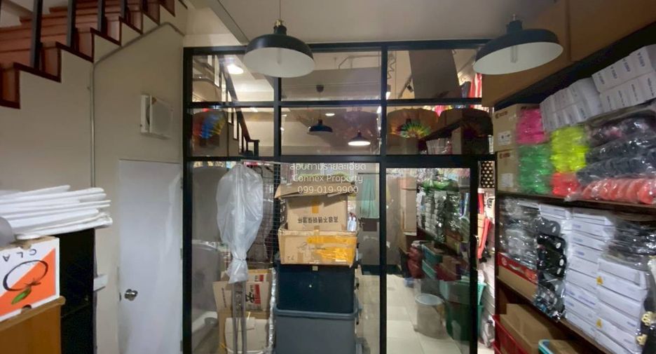For sale 4 bedrooms retail Space in Sathon, Bangkok