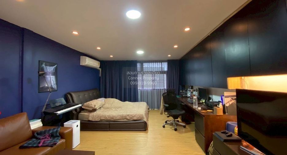 For sale 4 bedrooms retail Space in Sathon, Bangkok