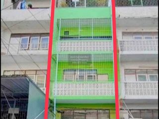 Продажа 4 спальни торговое помещение в Чатучак, Бангкок