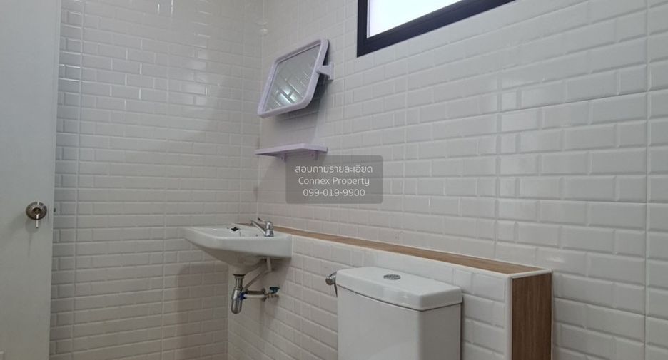 For sale 4 bedrooms townhouse in Khlong Sam Wa, Bangkok