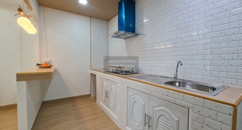 For sale 4 bedrooms townhouse in Khlong Sam Wa, Bangkok