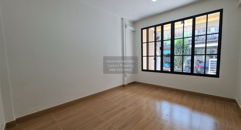 For sale 4 bedrooms townhouse in Khlong Sam Wa, Bangkok