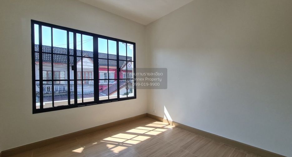 For sale 4 bedrooms townhouse in Khlong Sam Wa, Bangkok