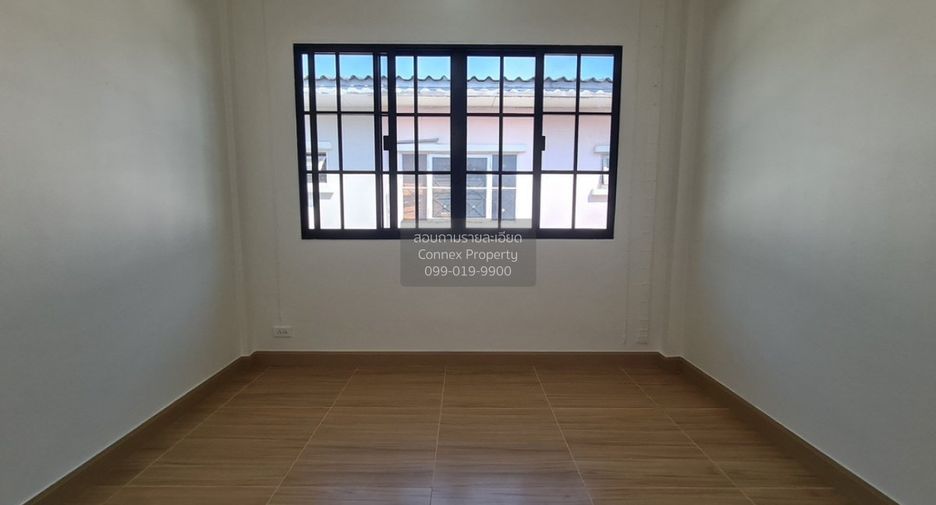 For sale 4 bedrooms townhouse in Khlong Sam Wa, Bangkok