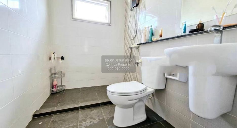 For sale 4 bedrooms house in Mueang Pathum Thani, Pathum Thani
