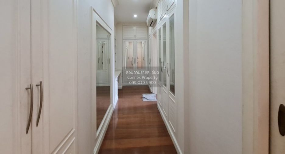 For sale 5 bedrooms house in Thawi Watthana, Bangkok