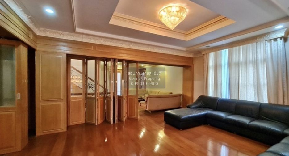 For sale 5 bedrooms house in Thawi Watthana, Bangkok