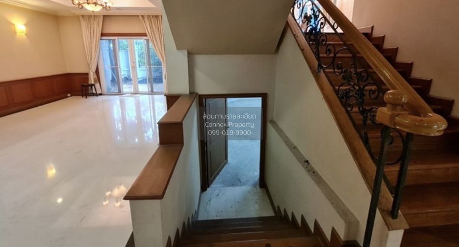 For sale 5 bedrooms house in Thawi Watthana, Bangkok