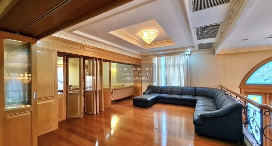 For sale 5 bedrooms house in Thawi Watthana, Bangkok