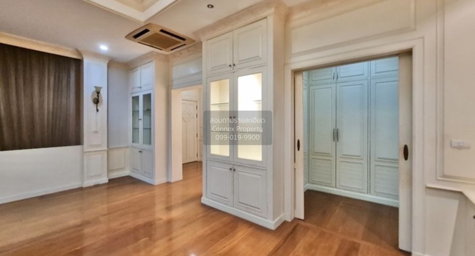 For sale 5 bedrooms house in Thawi Watthana, Bangkok