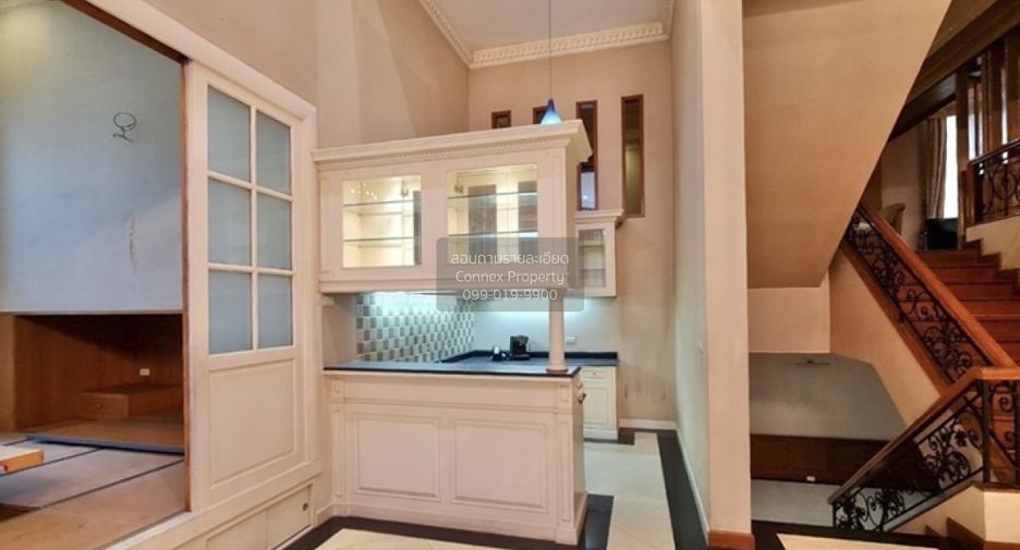 For sale 5 bedrooms house in Thawi Watthana, Bangkok