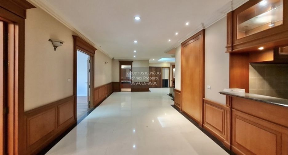 For sale 5 bedrooms house in Thawi Watthana, Bangkok