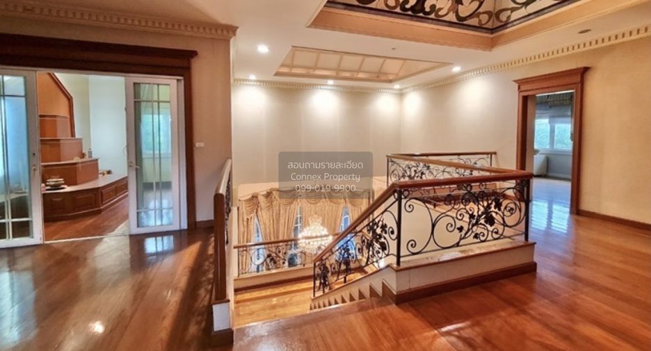 For sale 5 bedrooms house in Thawi Watthana, Bangkok