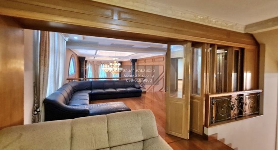 For sale 5 bedrooms house in Thawi Watthana, Bangkok