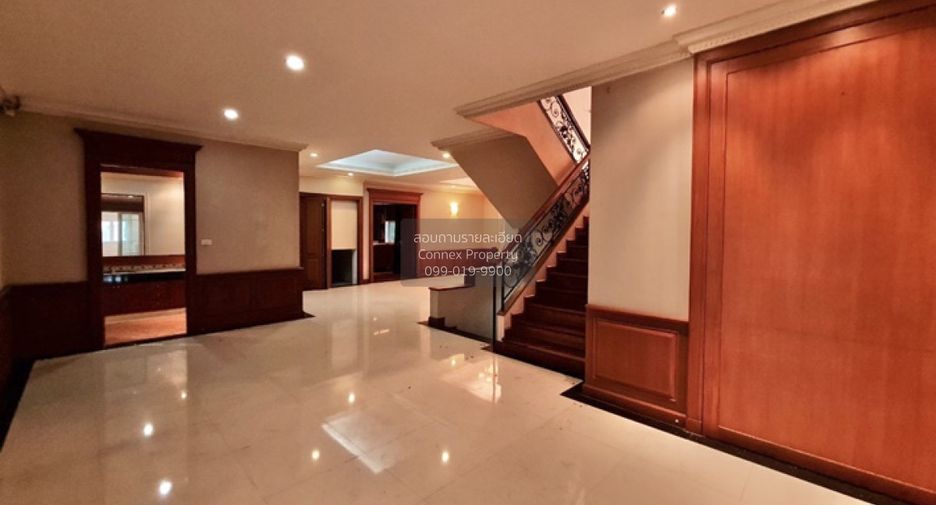 For sale 5 bedrooms house in Thawi Watthana, Bangkok