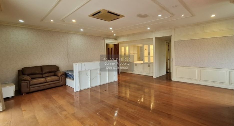 For sale 5 bedrooms house in Thawi Watthana, Bangkok