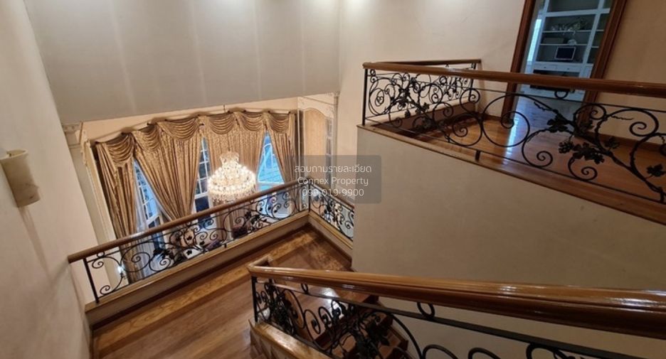 For sale 5 bedrooms house in Thawi Watthana, Bangkok