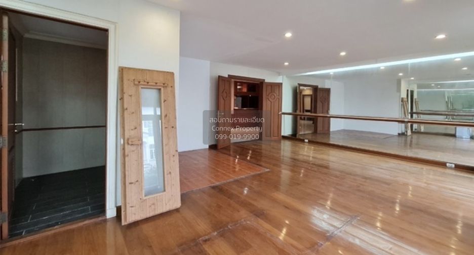 For sale 5 bedrooms house in Thawi Watthana, Bangkok