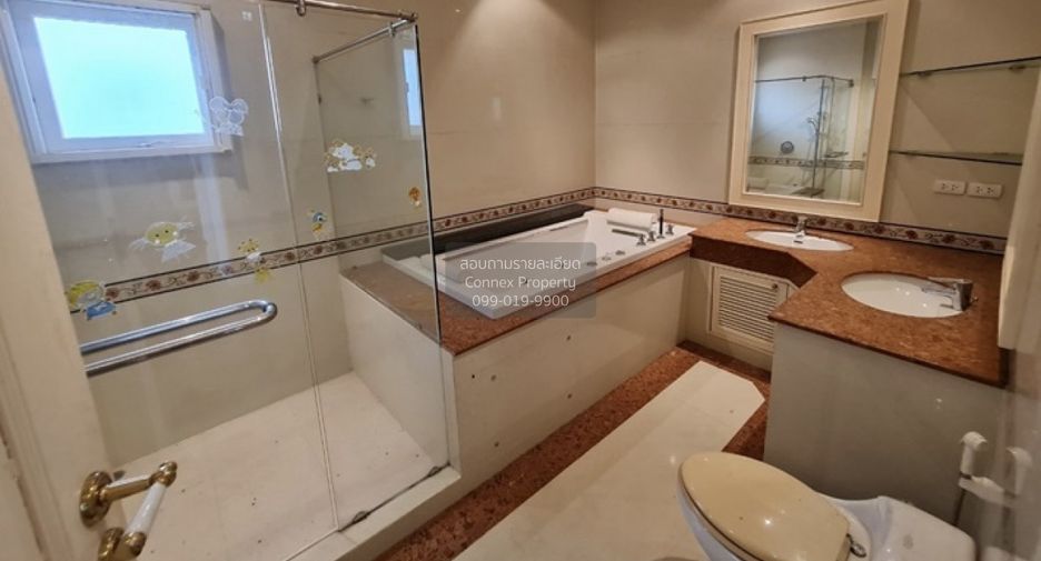 For sale 5 bedrooms house in Thawi Watthana, Bangkok