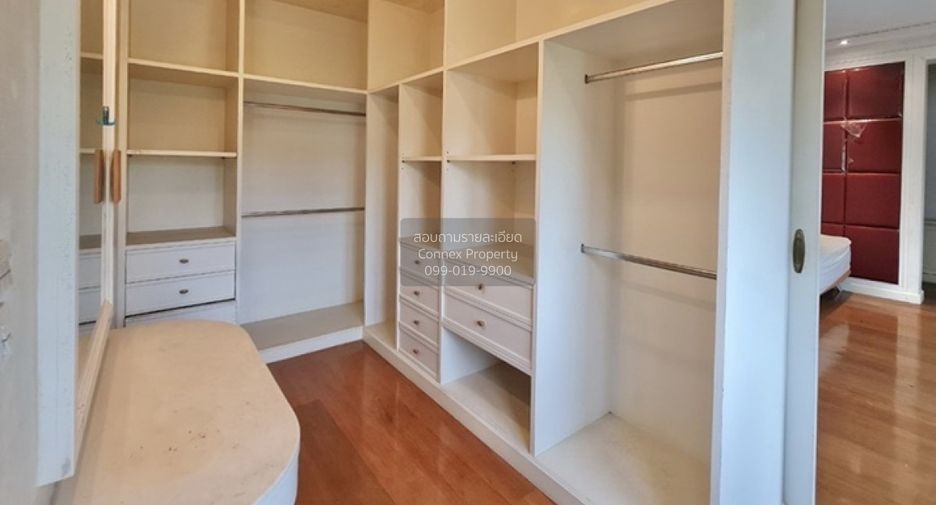 For sale 5 bedrooms house in Thawi Watthana, Bangkok
