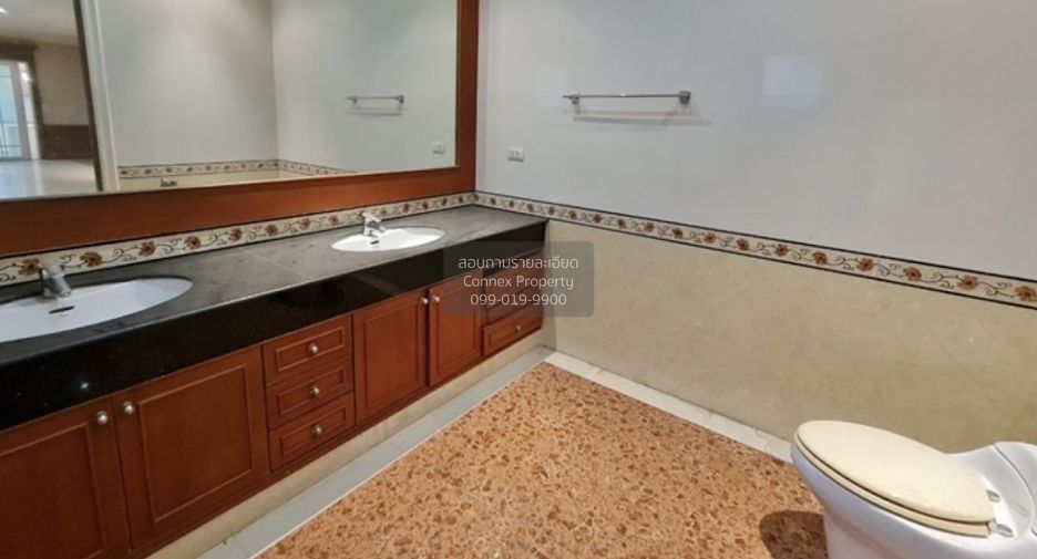 For sale 5 bedrooms house in Thawi Watthana, Bangkok