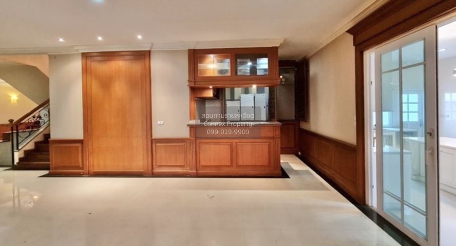 For sale 5 bedrooms house in Thawi Watthana, Bangkok