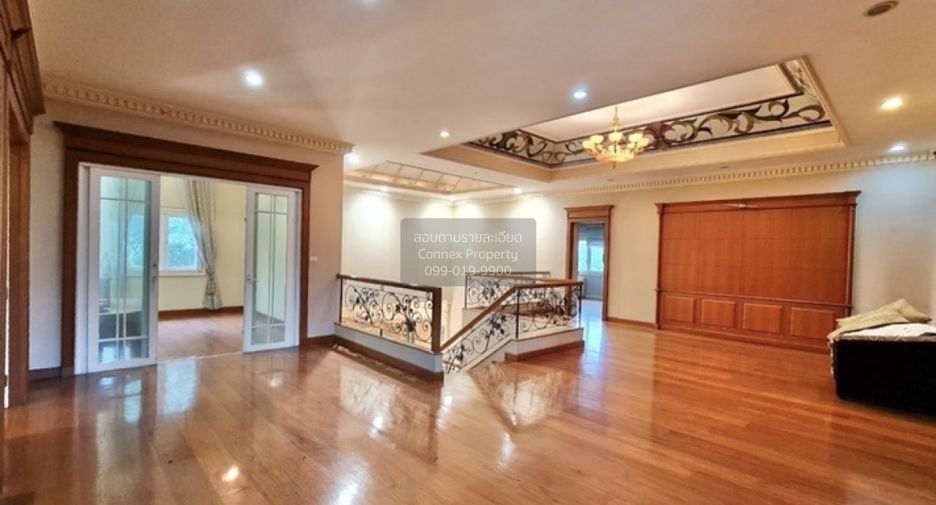 For sale 5 bedrooms house in Thawi Watthana, Bangkok