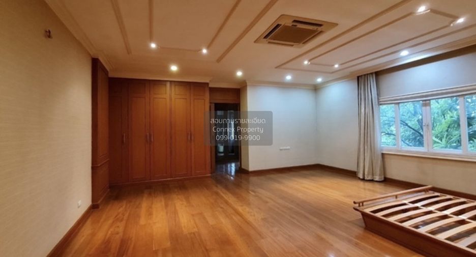 For sale 5 bedrooms house in Thawi Watthana, Bangkok