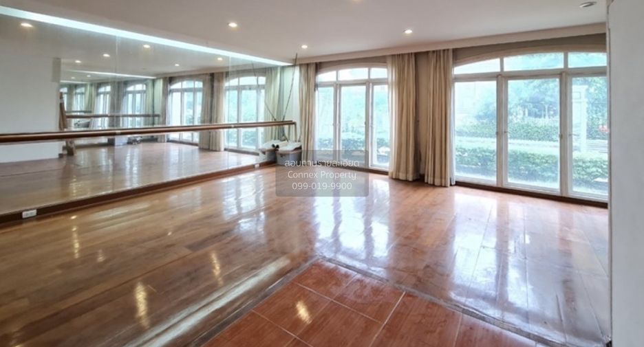 For sale 5 bedrooms house in Thawi Watthana, Bangkok