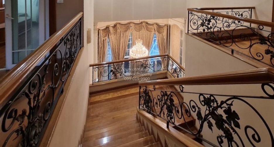 For sale 5 bedrooms house in Thawi Watthana, Bangkok
