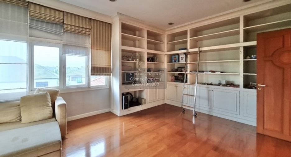 For sale 5 bedrooms house in Thawi Watthana, Bangkok