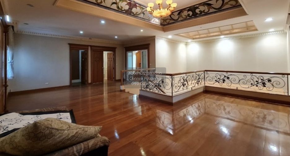 For sale 5 bedrooms house in Thawi Watthana, Bangkok