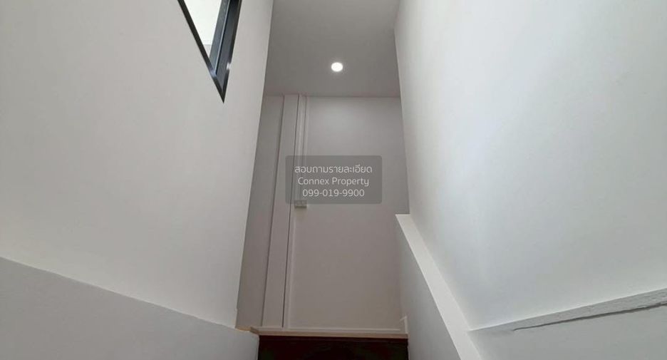 For sale 2 ベッドルーム townhouse in Lat Phrao, Bangkok