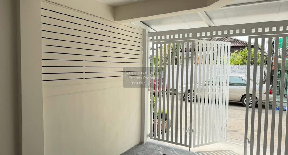For sale 2 ベッドルーム townhouse in Lat Phrao, Bangkok