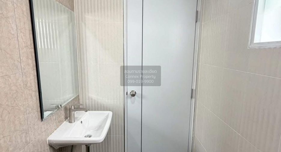 For sale 2 ベッドルーム townhouse in Lat Phrao, Bangkok