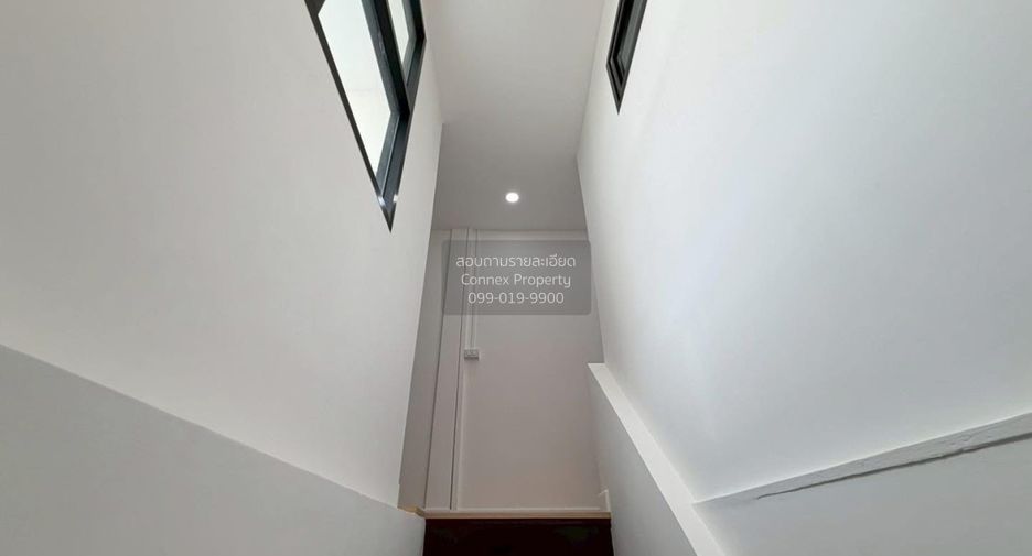 For sale 2 ベッドルーム townhouse in Lat Phrao, Bangkok