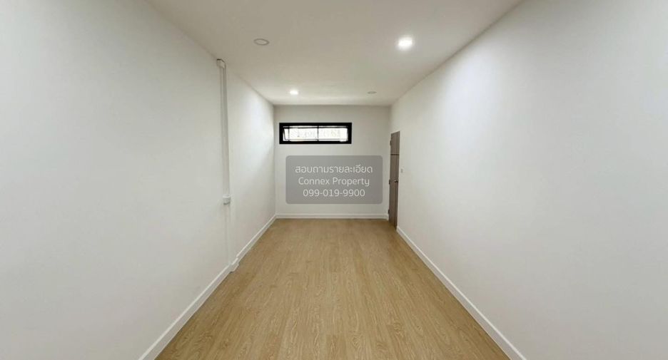 For sale 2 ベッドルーム townhouse in Lat Phrao, Bangkok