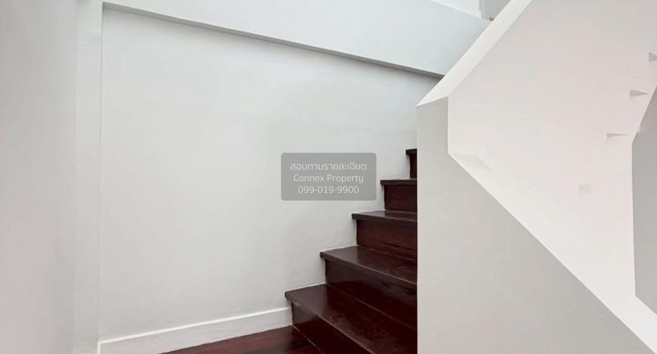 For sale 2 ベッドルーム townhouse in Lat Phrao, Bangkok