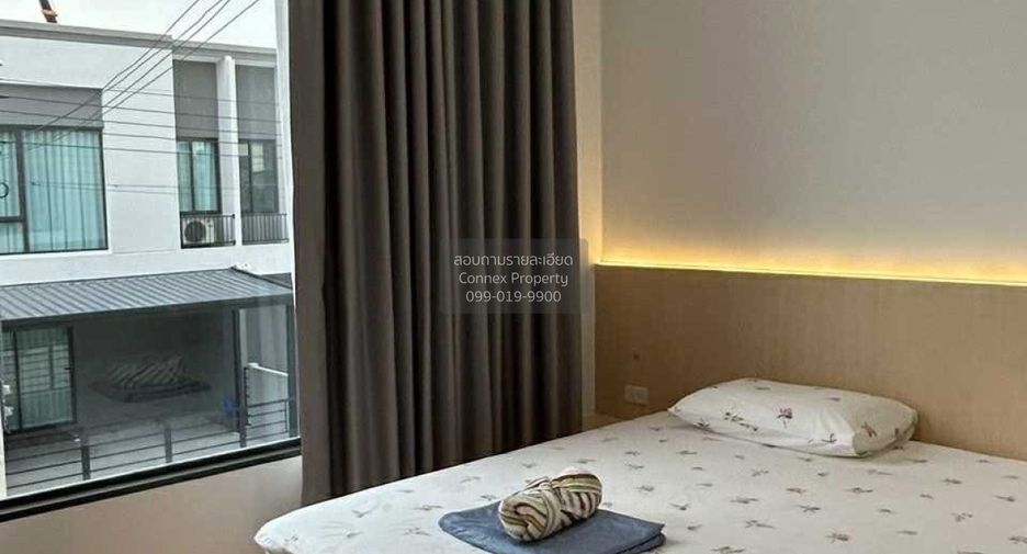 For rent 3 bedrooms townhouse in Bang Phli, Samut Prakan