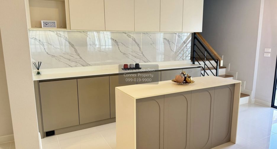 Casa en alquiler de 3 habitaciones en Bang Phli, Samut Prakan
