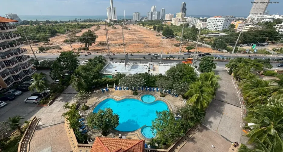 For sale 3 ベッドルーム condo in Bang Lamung, Chonburi