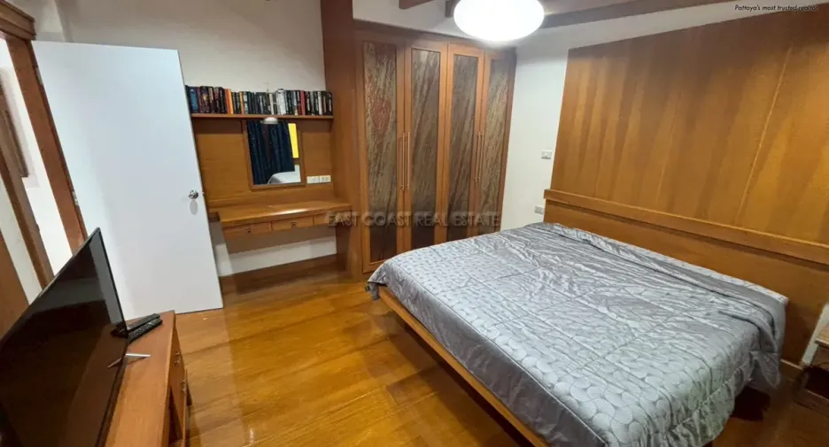 For sale 3 ベッドルーム condo in Bang Lamung, Chonburi