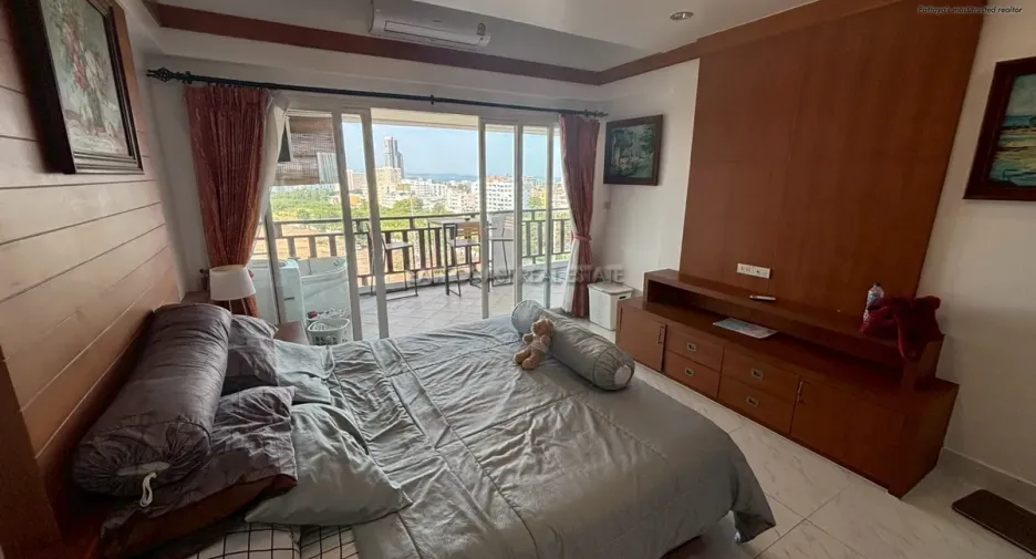 For sale 3 ベッドルーム condo in Bang Lamung, Chonburi