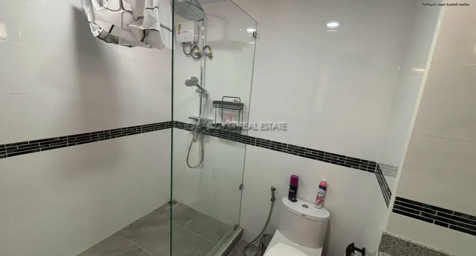 For sale 3 ベッドルーム condo in Bang Lamung, Chonburi