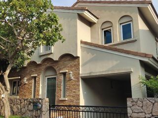 À vendre 2 chambres maison à Bang Lamung, Chonburi