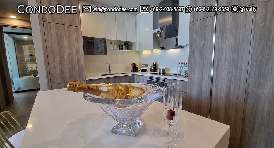 À vendre 2 chambres condo à Khlong Toei, Bangkok